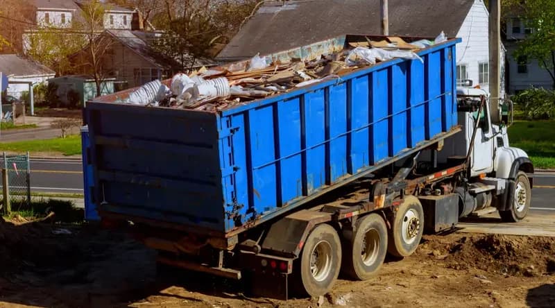Junk Removal Truck 2 Workiz Aspect Ratio 1472 816