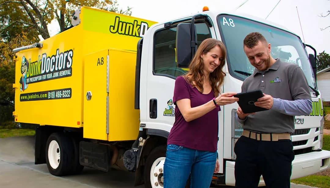 Junk Doctors Employee With Client V2