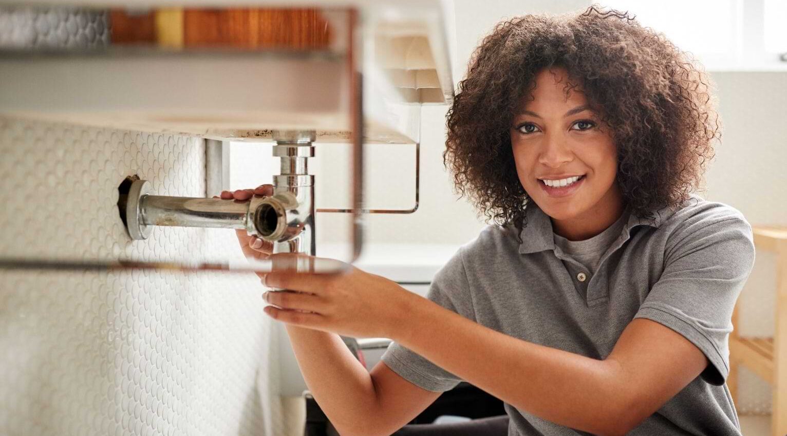 Why and How Should You Hire Women Plumbers - Workiz