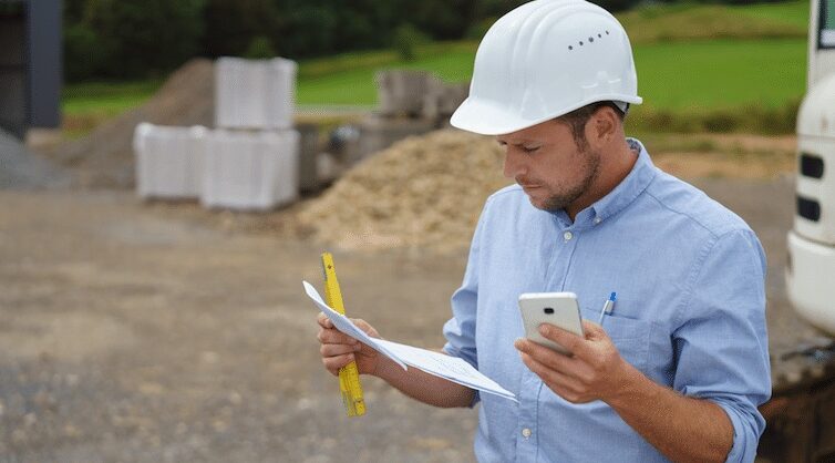 Contractor Looking At A Form Aspect Ratio 1472 816